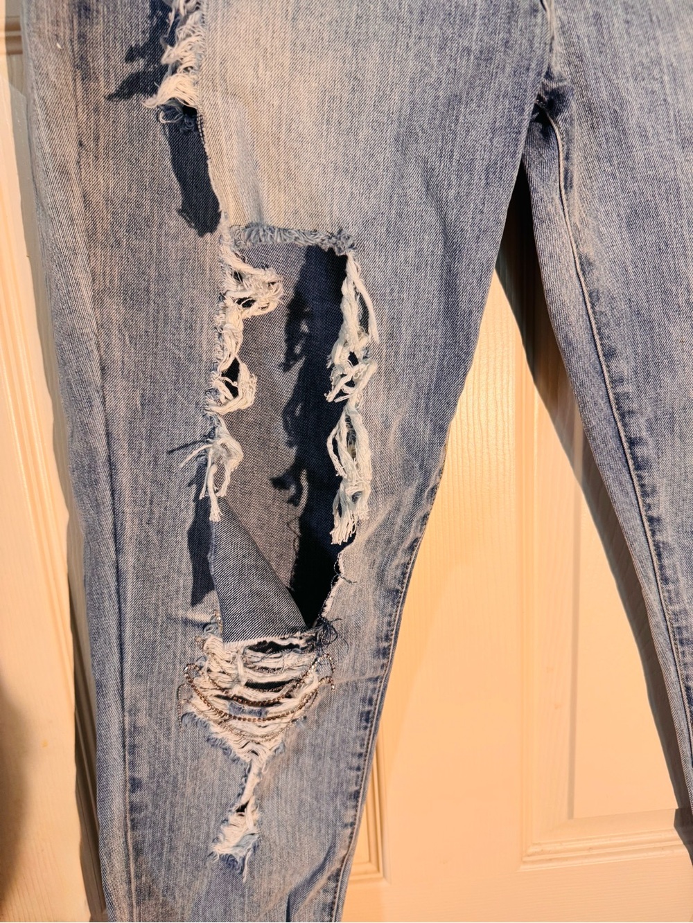 UnionBay Light Blue Distressed Girlfriend Jeans Size 13 - Picture 3 of 10